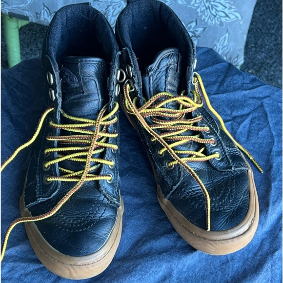 Size 7 Black Leather Vans w/ a dope sole 😉 - Picture 6 of 6